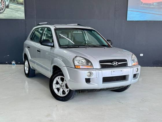 HYUNDAI TUCSON 2.0 MPFI GL 16V 142CV 2WD GASOLINA 4P MANUAL HYUNDAI TUCSON 2.0 MPFI GL 16V 142CV 2WD GASOLINA 4P MANUAL